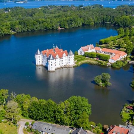 Ferienwohnung Am Schlosspark Gluecksburg Exterior photo